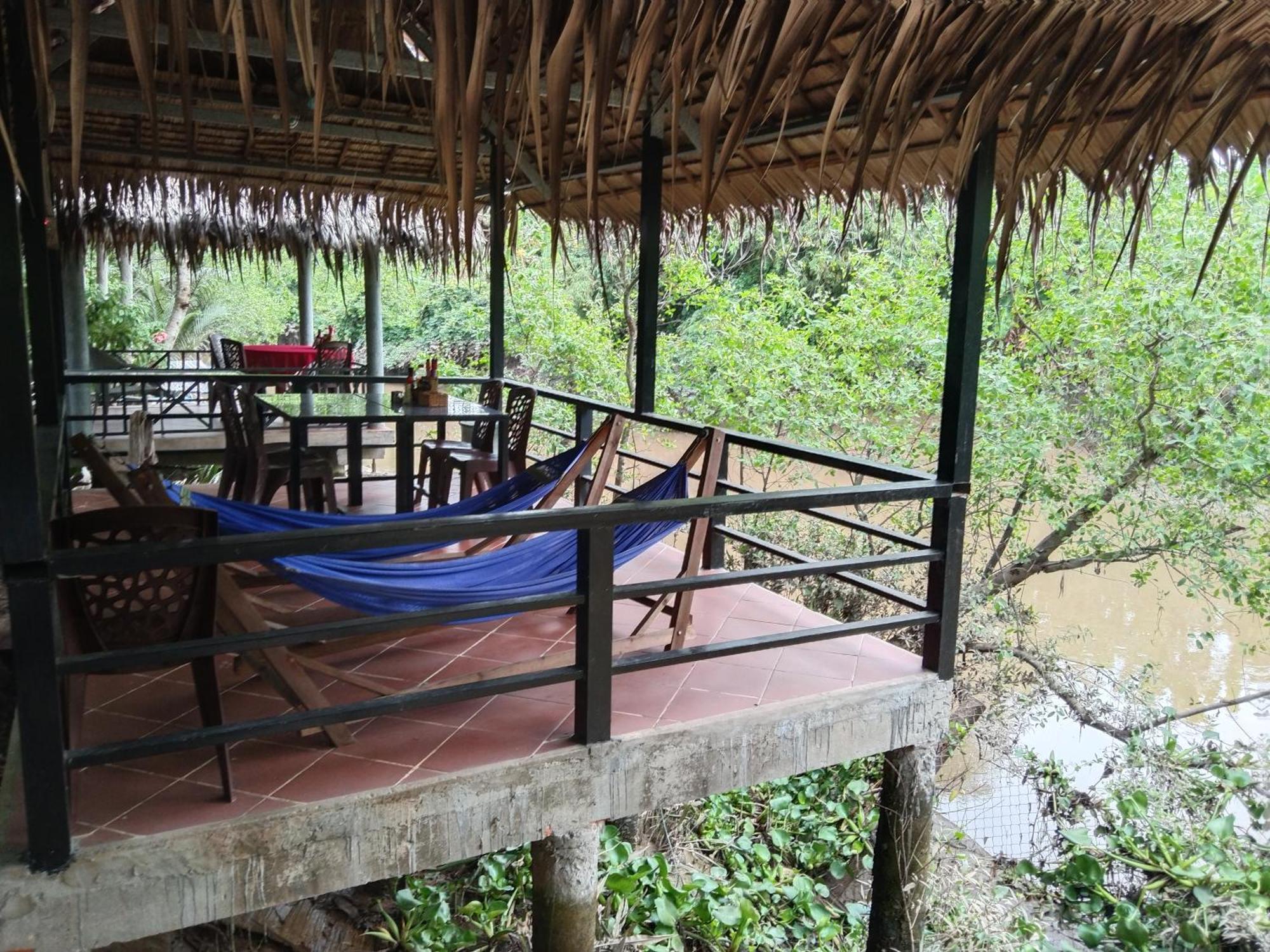 Quoc Phuong Riverside Homestay Ben Tre Exterior photo