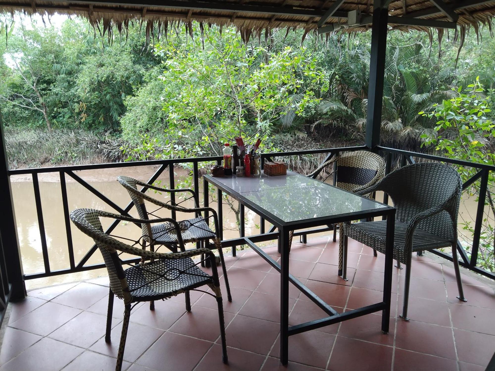 Quoc Phuong Riverside Homestay Ben Tre Exterior photo